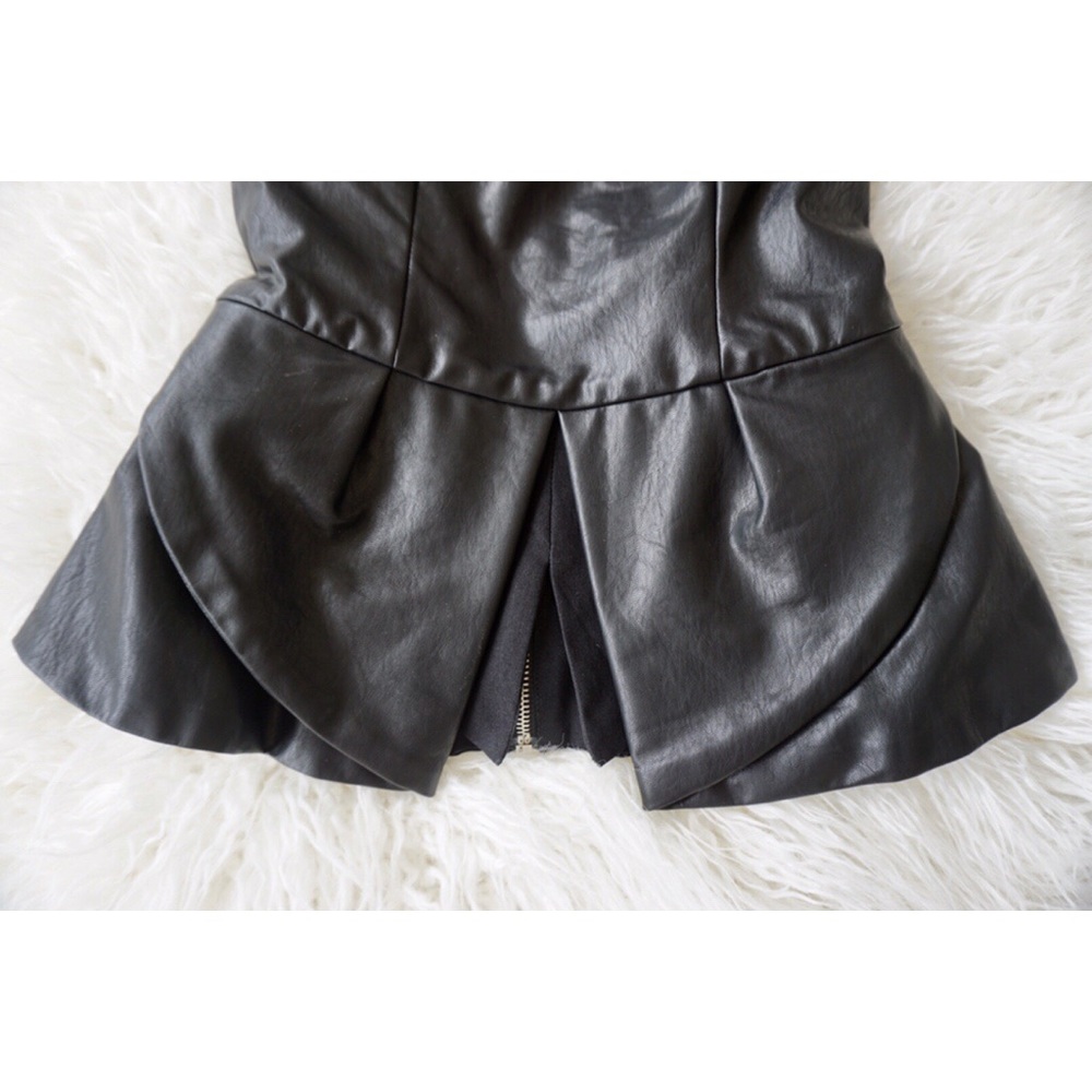 Hot & delicious faux black leather peplum top - Picture 3 of 4